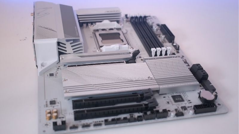 How to Choose the Best White Motherboard