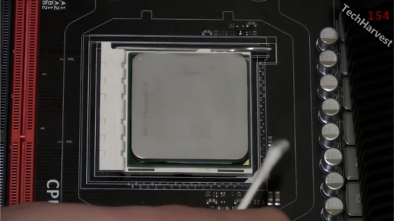 How to Find the Best Way to Clean Thermal Paste Off CPU